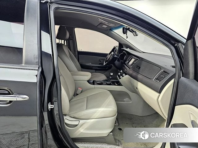 Kia The New Carnival 2019 Черный из Кореи, фото 2