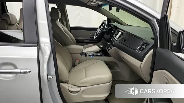 Kia The New Carnival 2020 Серебряный из Кореи, фото 2