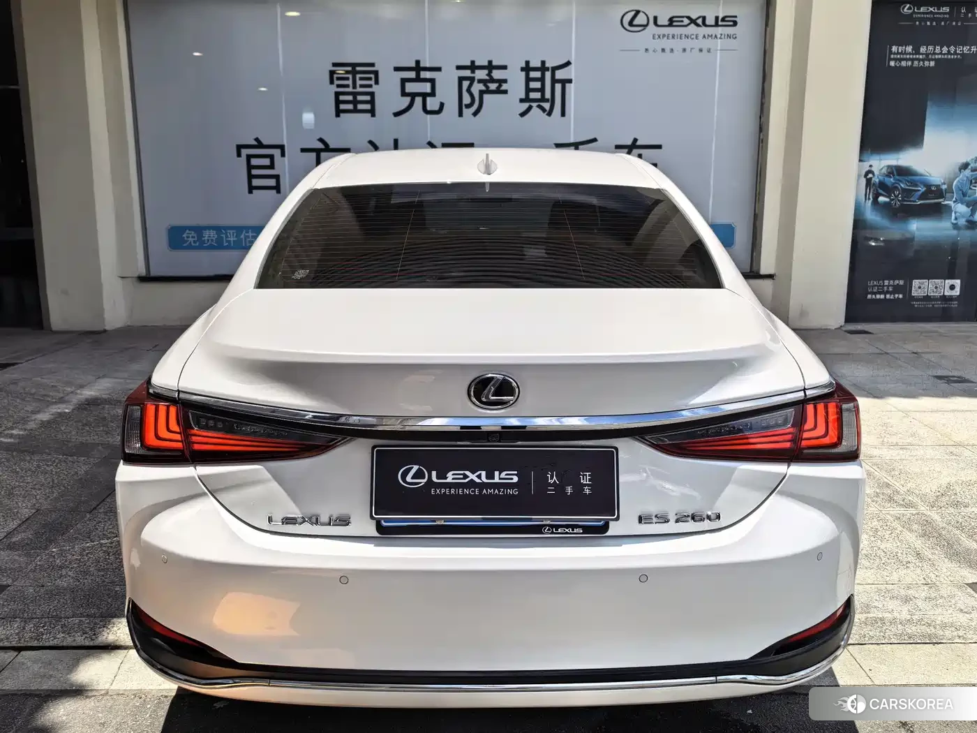 Lexus ES 2023 Белый из Китая, фото 2
