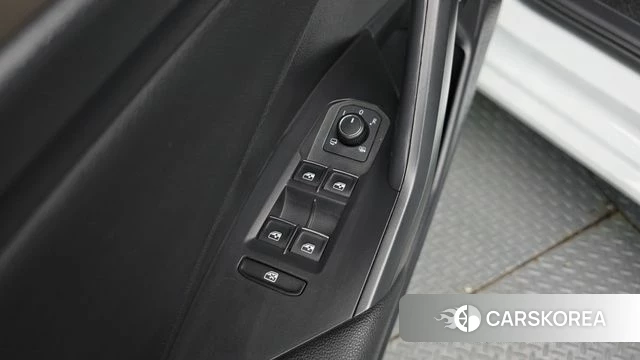 Volkswagen 7th Generation of Jetta 2021 Белый из Кореи, фото 2
