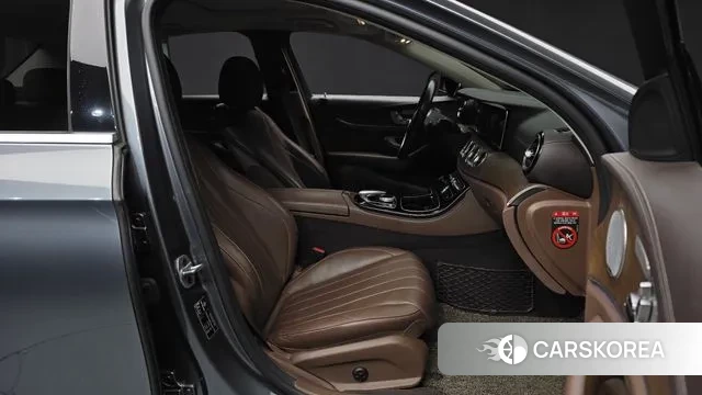 Mercedes-Benz E-Class W213 2018 Серый из Кореи, фото 2