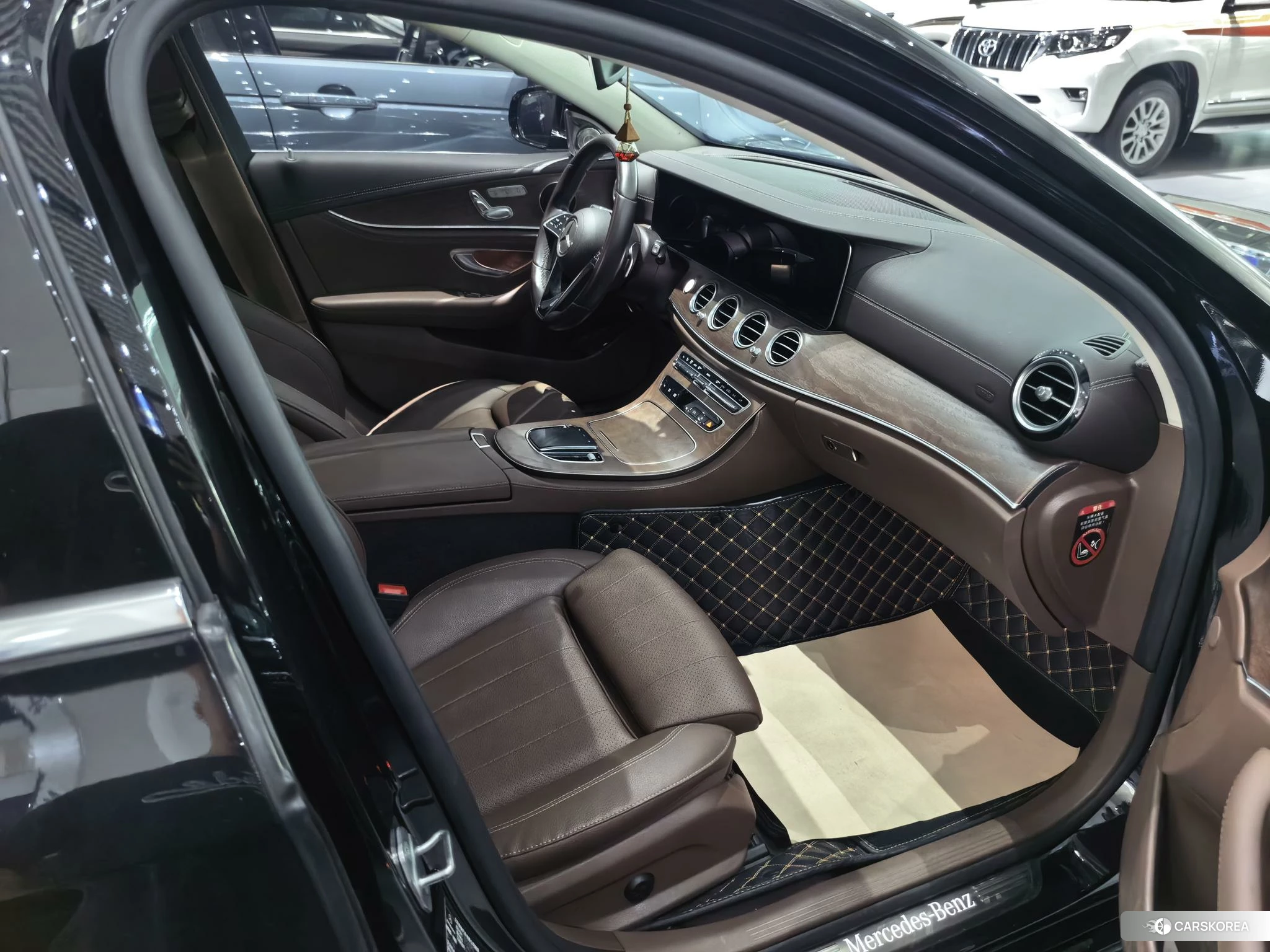 Mercedes-Benz E-class 2022 Черный из Китая, фото 2