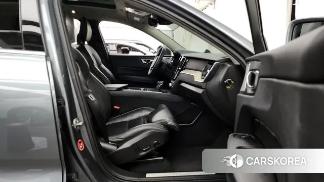 Volvo XC60 second Generation 2018 Серебристо-серый из Кореи, фото 2