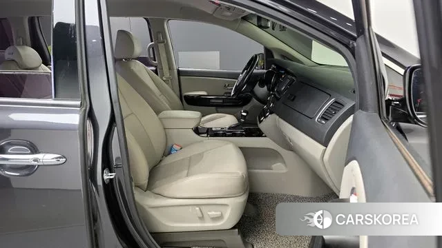 Kia The New Carnival 2019 Серый из Кореи, фото 2