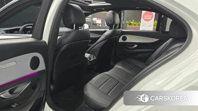 Mercedes-Benz E-Class W213 2021 Белый из Кореи, фото 2
