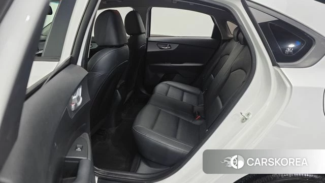 Kia The New K3 2nd generation 2022 Белый из Кореи, фото 2