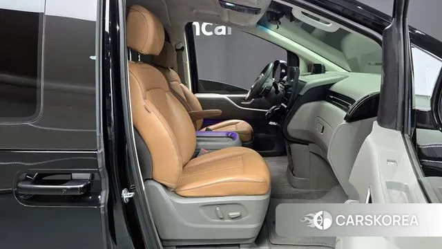 Hyundai Staria 2021 Черный из Кореи, фото 2