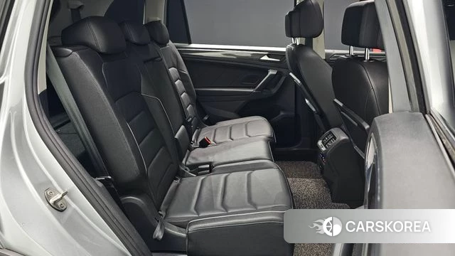 Volkswagen Tiguan Allspace 2020 Серебряный из Кореи, фото 2