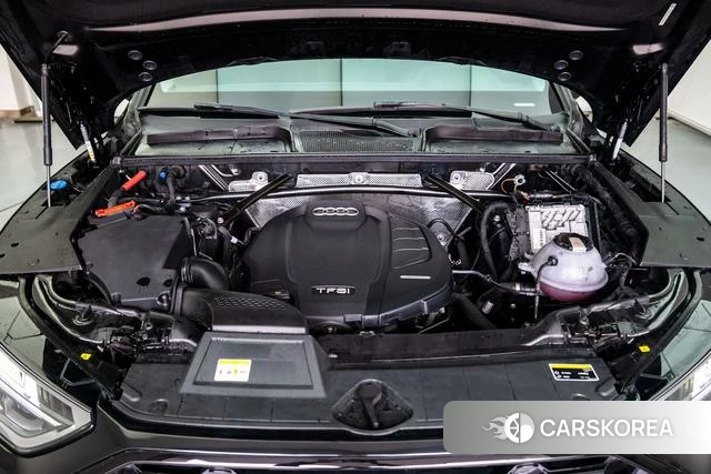 Audi Q5L 2022 Черный из Китая, фото 2