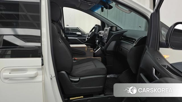 Hyundai Staria 2022 Белый из Кореи, фото 2