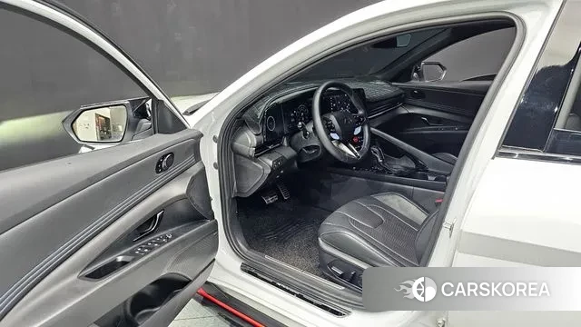 Hyundai The New Avante (CN7) 2023 Белый из Кореи, фото 2