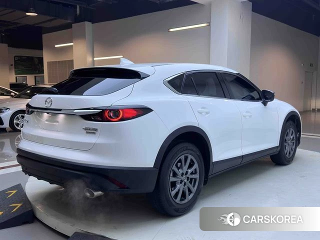 Mazda CX-4 2023 Белый из Китая, фото 2