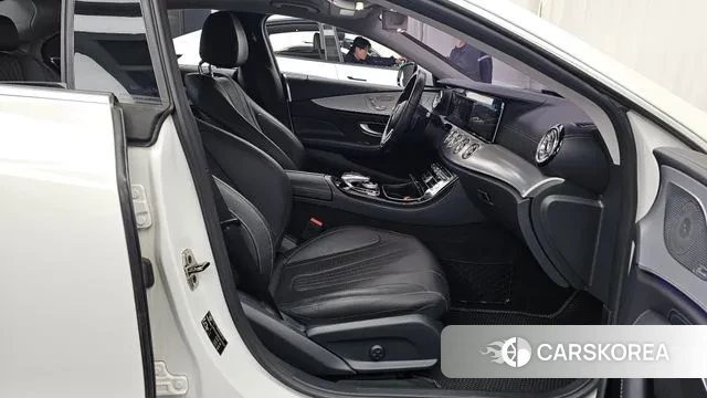 Mercedes-Benz CLS-Class C257 2018 Белый из Кореи, фото 2