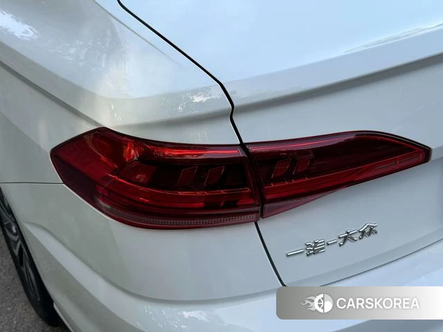 Volkswagen Bora 2023 Белый из Китая, фото 2