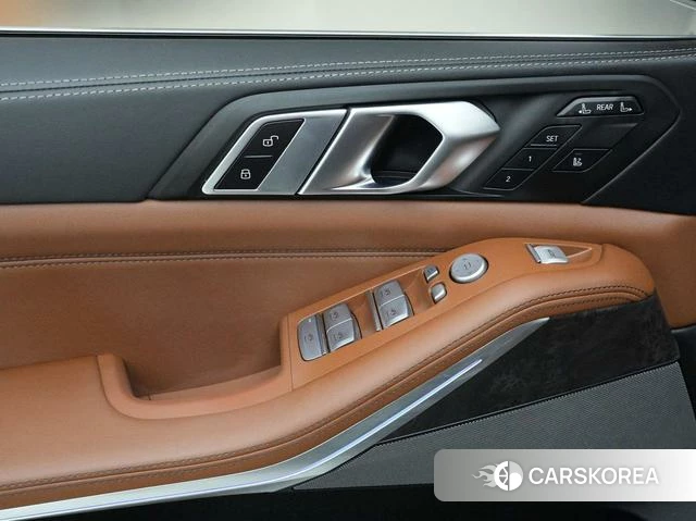 BMW X7 2024 Черный из Китая, фото 2