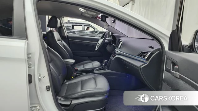 Hyundai Avante AD 2018 Белый из Кореи, фото 2