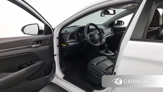 Hyundai Avante AD 2018 Белый из Кореи, фото 2