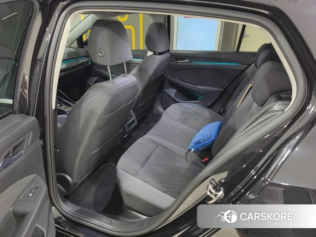 Volkswagen Golf 8th Generation 2023 Черный из Кореи, фото 2