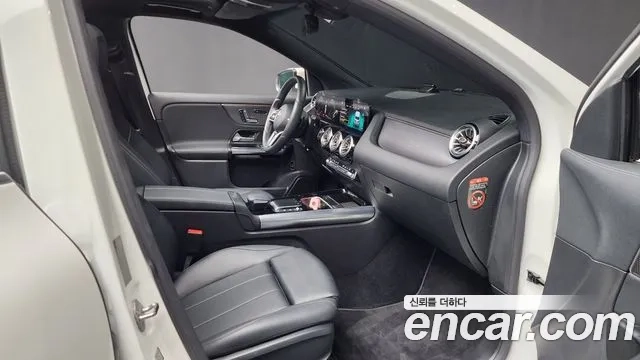 Mercedes-Benz GLA - Class H247 2021 Белый из Кореи, фото 2