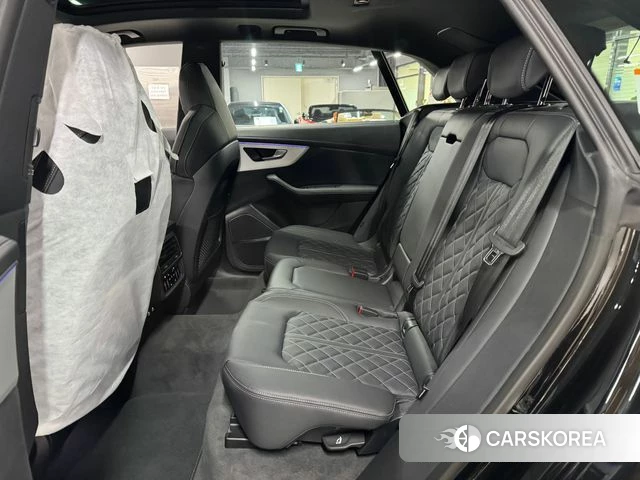 Audi Q8 (4M) 2025 Черный из Кореи, фото 2