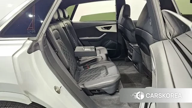 Audi Q8 (4M) 2021 Белый из Кореи, фото 2