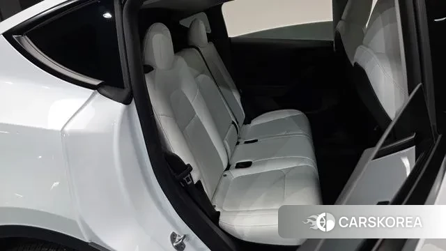 Tesla Model Y 2023 Белый из Кореи, фото 2