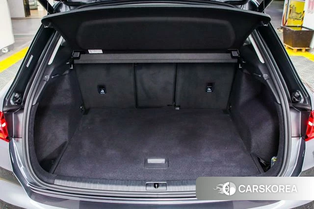 Audi Q3 2022 Темно-серый из Китая, фото 2