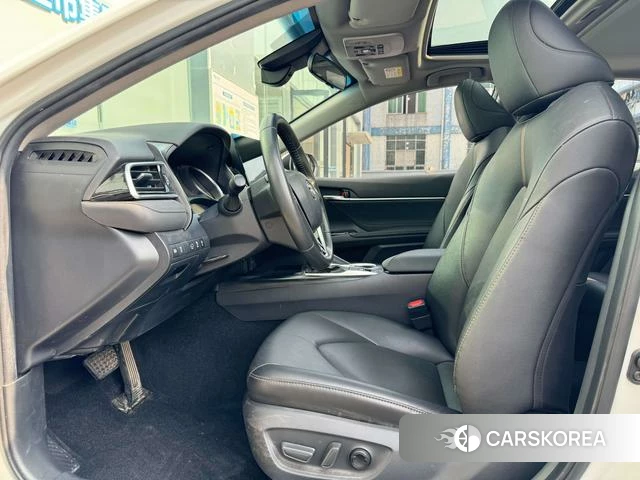 Toyota Camry 2023 Белый из Китая, фото 2