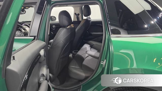 Mini Cooper 2021 Зеленый из Кореи, фото 2