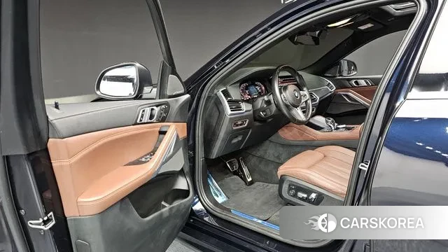 BMW X6 (G06) 2023 Черный из Кореи, фото 2