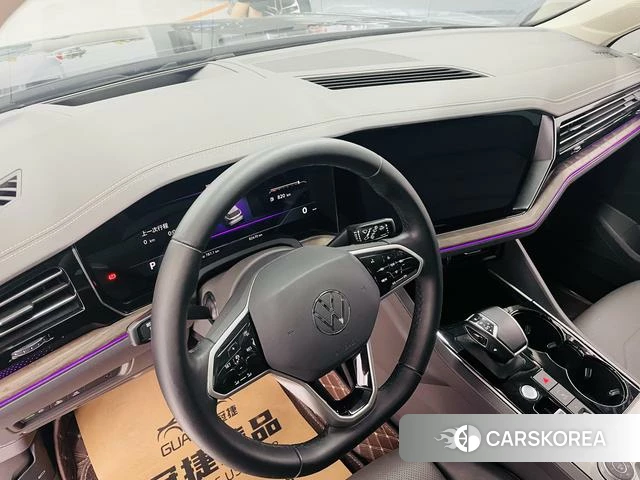 Volkswagen Touareg 2021 Коричневый из Китая, фото 2
