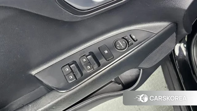 Kia Stonic 2018 Черный из Кореи, фото 2