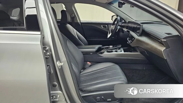 Kia K8 2023 Серебристо-серый из Кореи, фото 2