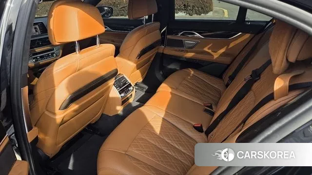 BMW 7 Series (G11) 2022 Черный из Кореи, фото 2