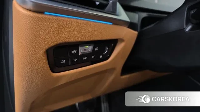 BMW 3 Series (G20) 2023 Белый из Кореи, фото 2