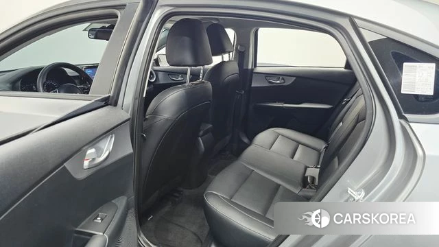 Kia The New K3 2nd generation 2022 Серебристо-серый из Кореи, фото 2
