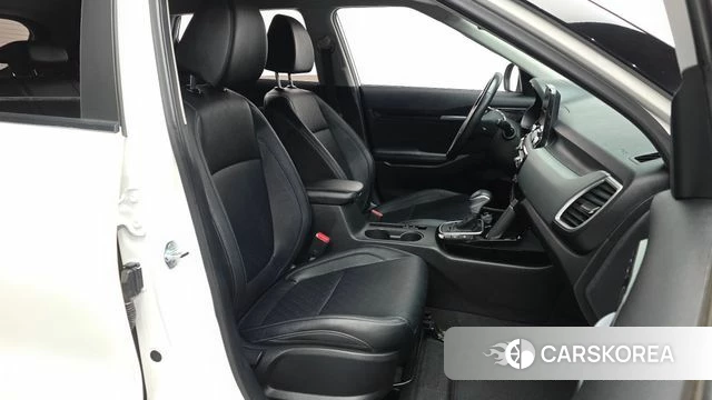 Kia Seltos 2022 Белый из Кореи, фото 2