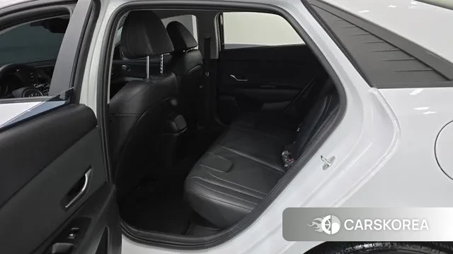 Hyundai Avante Hybrid (CN7) 2022 Белый из Кореи, фото 2