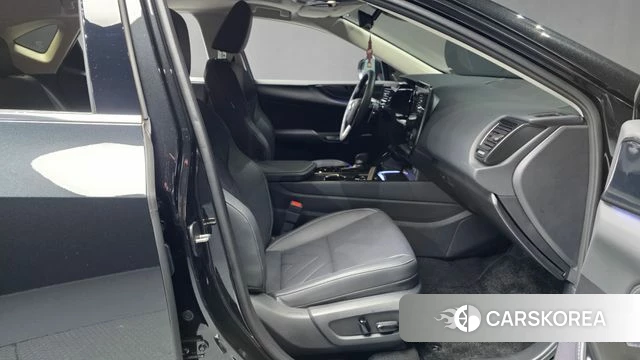 Lexus NX350h Second generation 2024 Черный из Кореи, фото 2