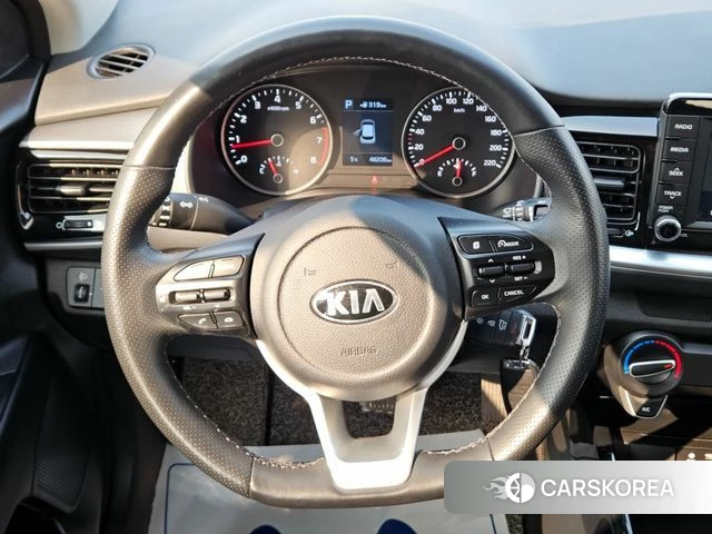 Kia Stonic 2019 Белый из Кореи, фото 2