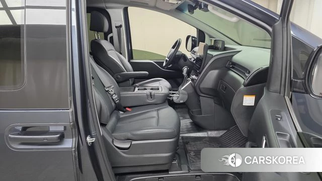 Hyundai Staria 2024 Серый из Кореи, фото 2