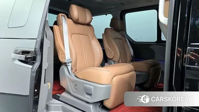 Hyundai Staria 2025 Черный из Кореи, фото 2