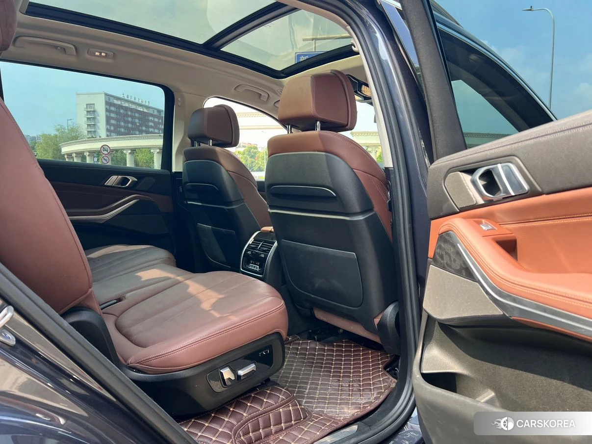 BMW X7 2020 Темно-серый из Китая, фото 2