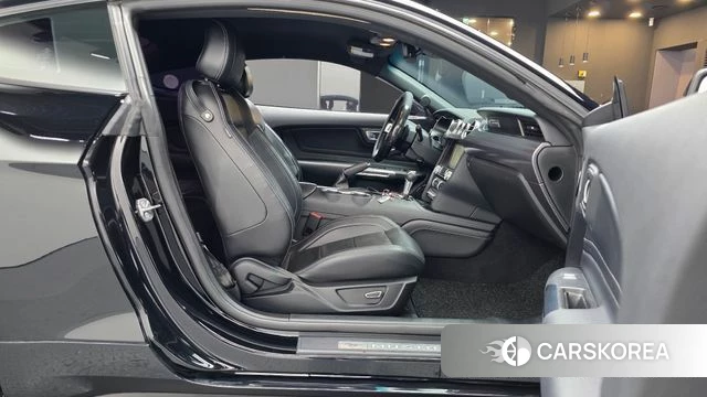 Ford Mustang 2019 Черный из Кореи, фото 2