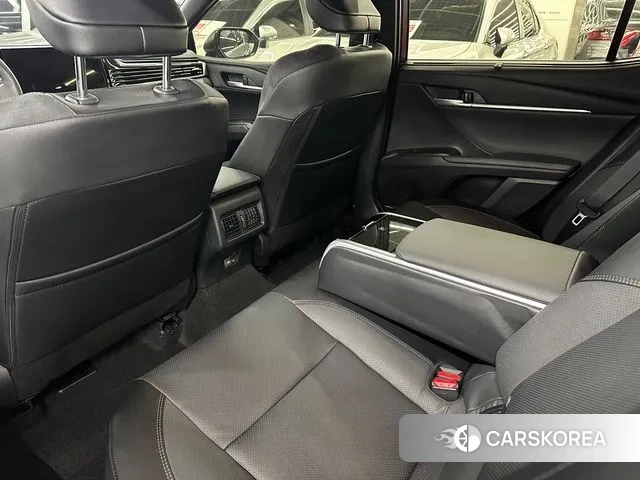 Toyota Camry (XV80) 2024 Серый из Кореи, фото 2