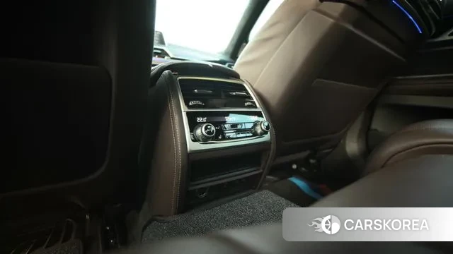 BMW 7 Series (G11) 2022 Черный из Кореи, фото 2