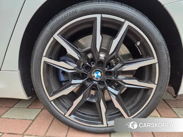 BMW 8 Series (G15) 2023 Белый из Кореи, фото 2