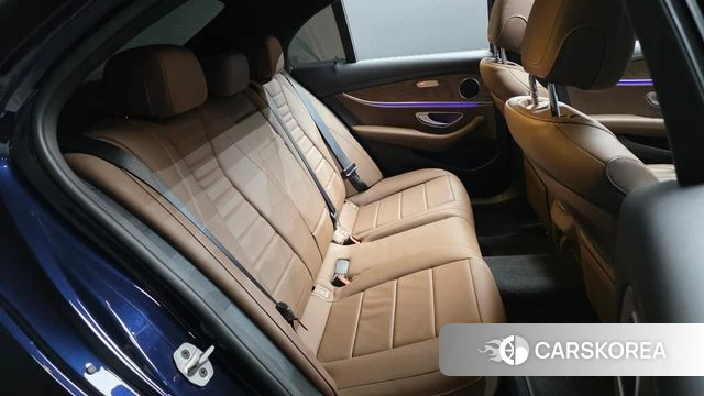 Mercedes-Benz E-Class W213 2022 Синий из Кореи, фото 2
