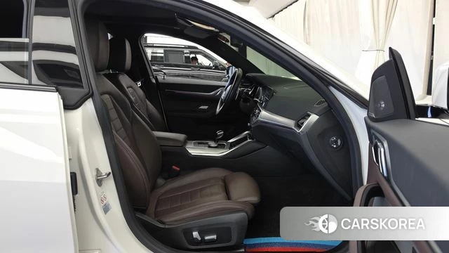 BMW 4 Series (G22) 2021 Белый из Кореи, фото 2