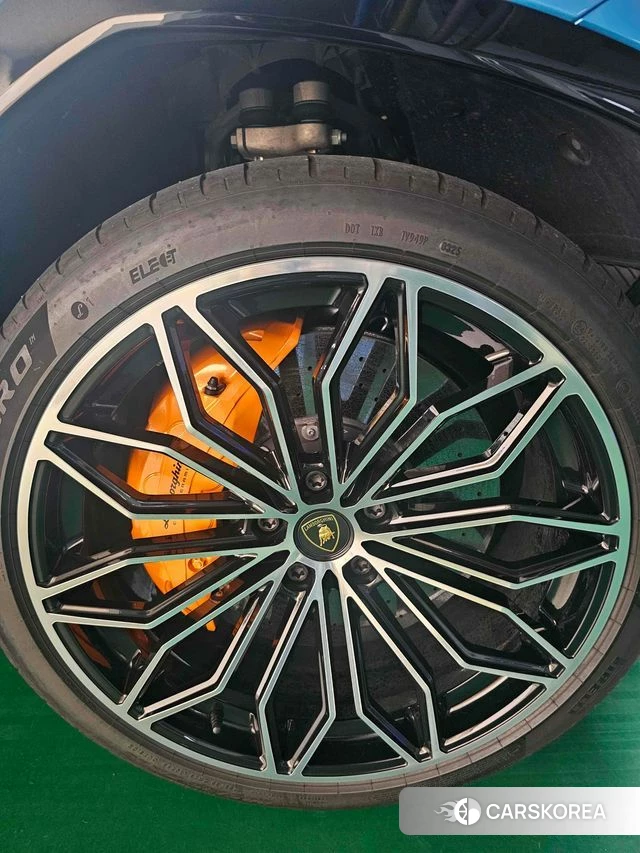 Lamborghini Urus 2025 Небесно-голубой из Кореи, фото 2